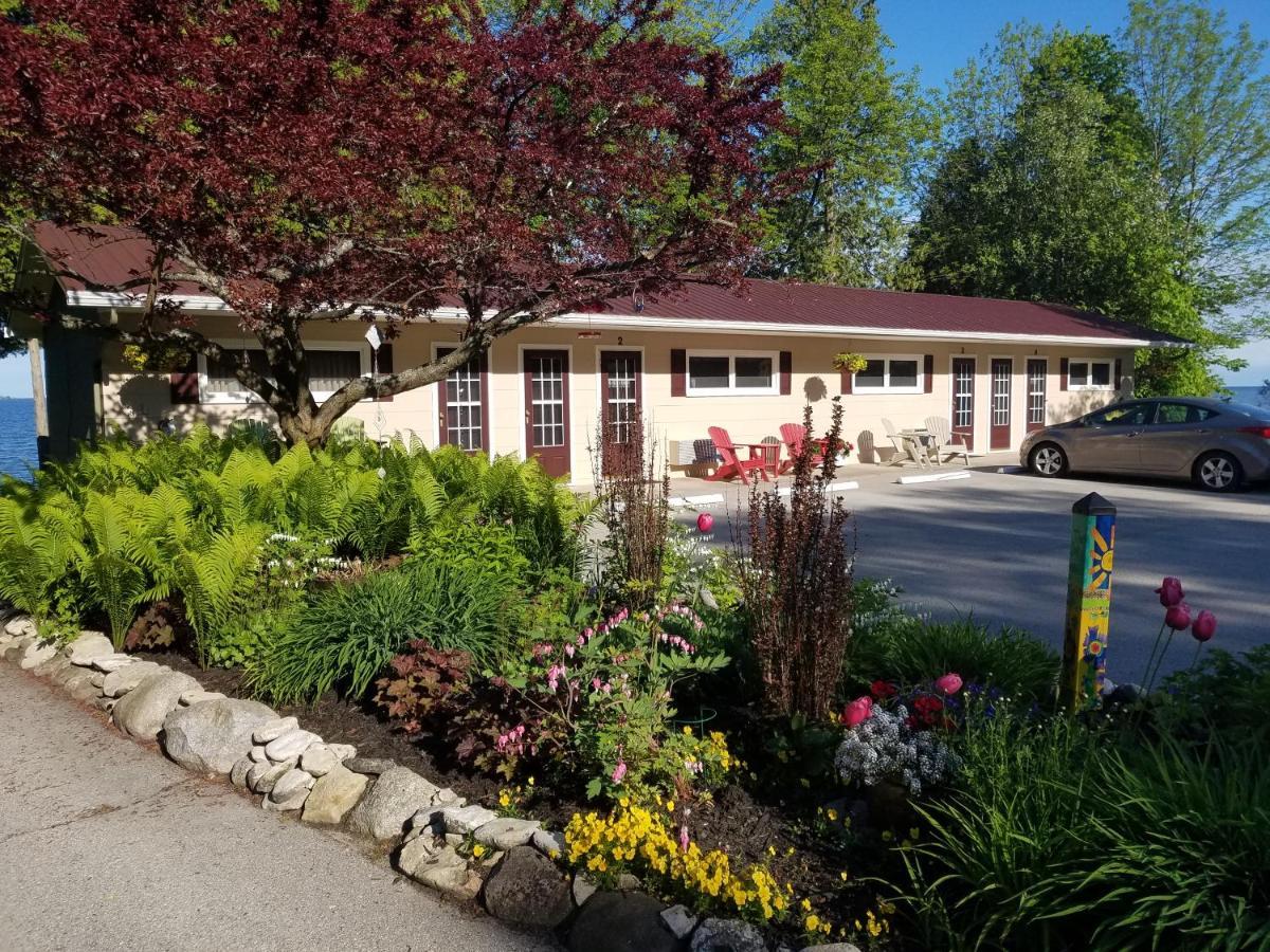 Square Rigger Harbor Motel Baileys Harbor Exterior photo