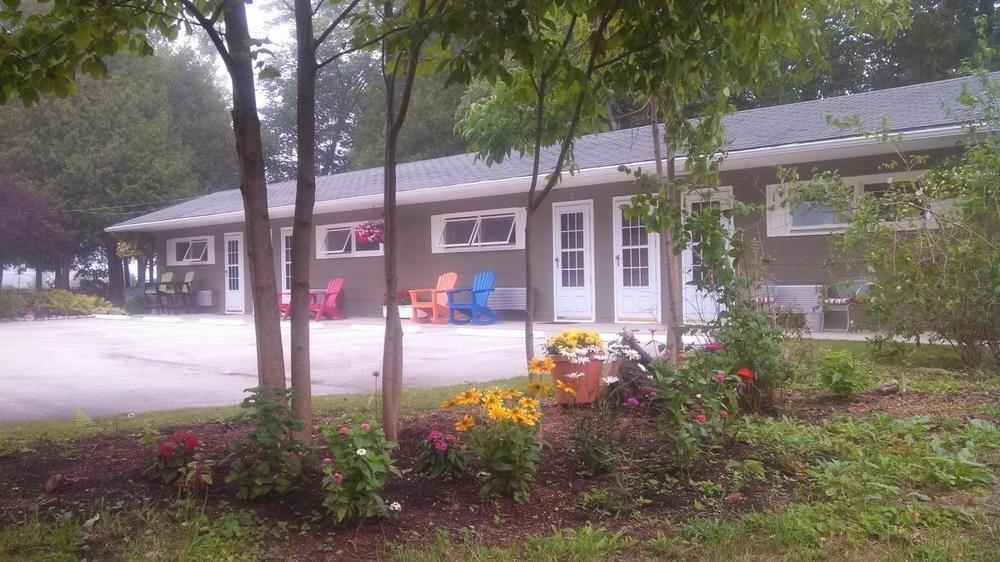 Square Rigger Harbor Motel Baileys Harbor Exterior photo